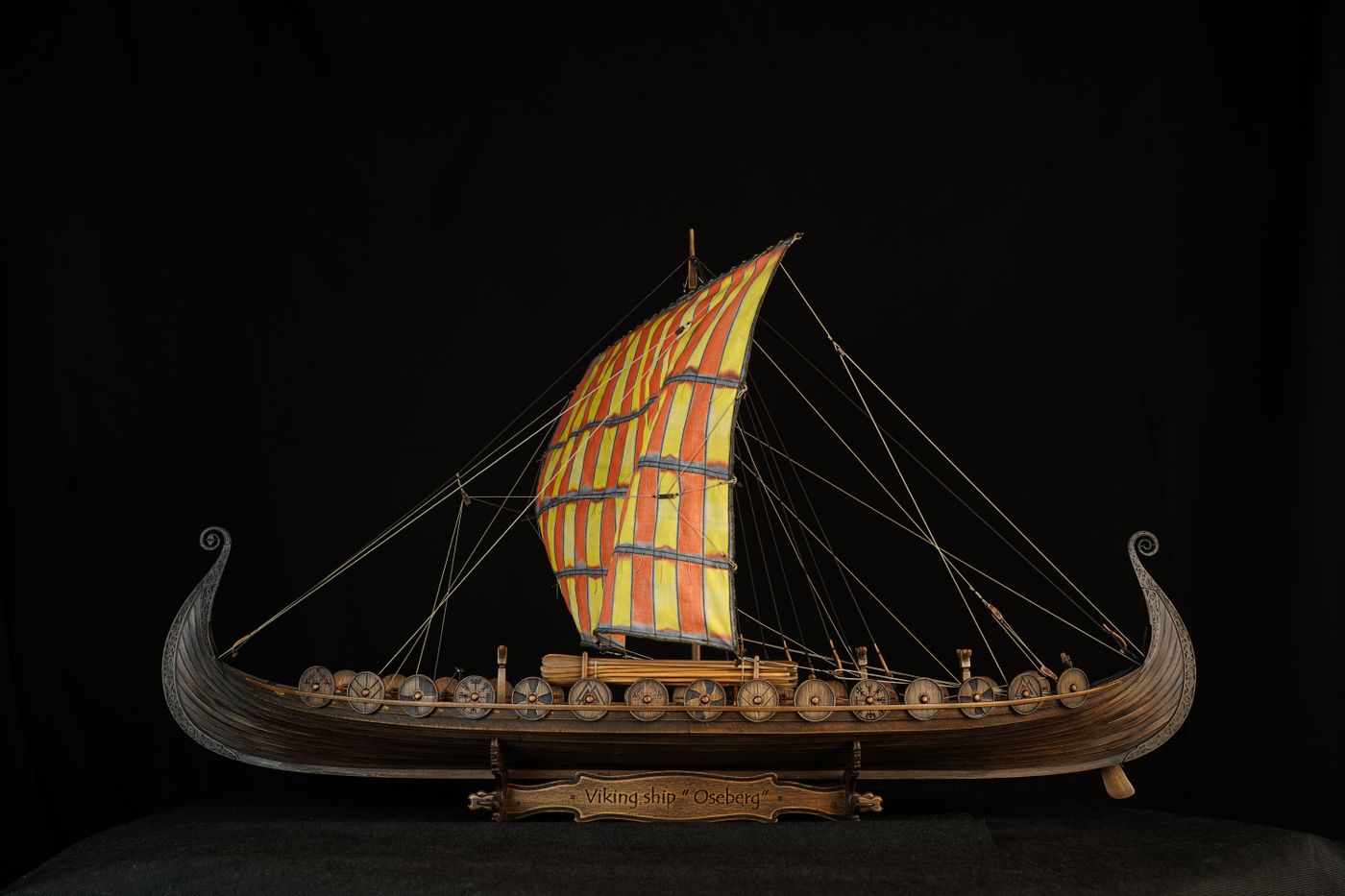 The Viking ship "Oseberg" Version 3 - 1:25th Scale (Ships of Pavel Nikitin)